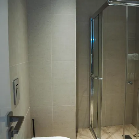 דירה 360 Luxury One Bedroom *